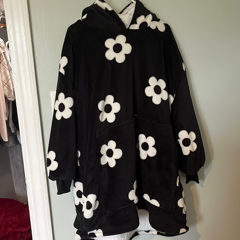 Comfy hoodie, for lazy days, home, very comfortable.